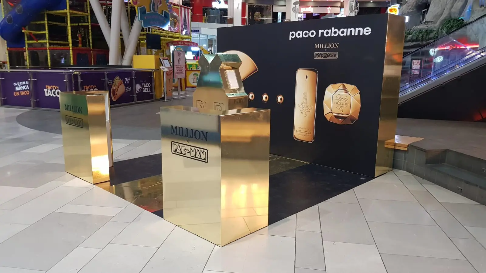 Stand promoțional Paco Rabanne