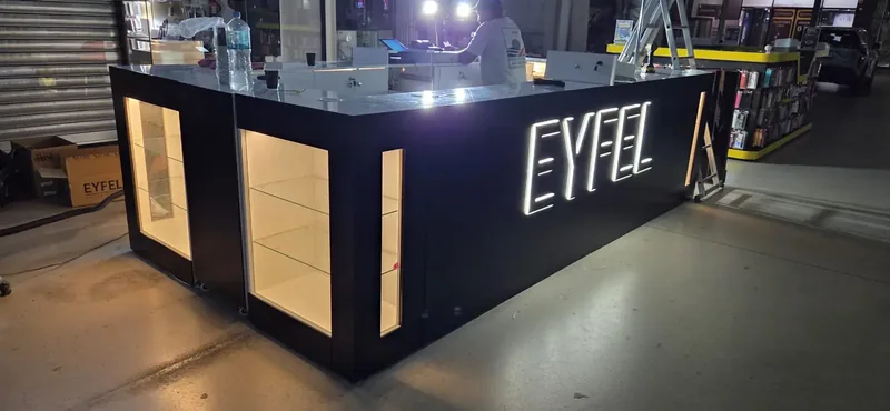 Insulă comercială EYFEL