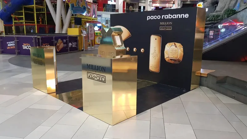 Stand promoțional Paco Rabanne